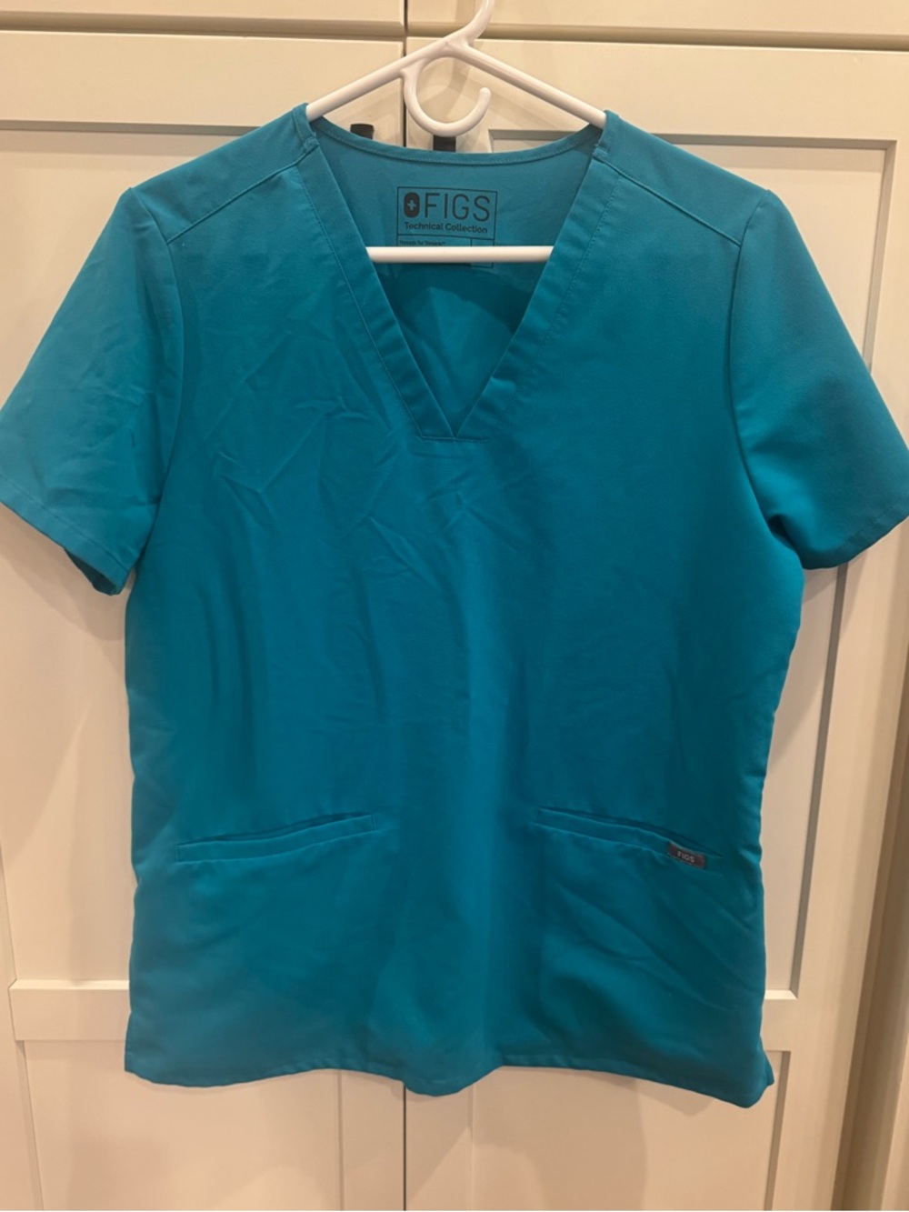 Figs Women's Teal V-Neck Scrub Top